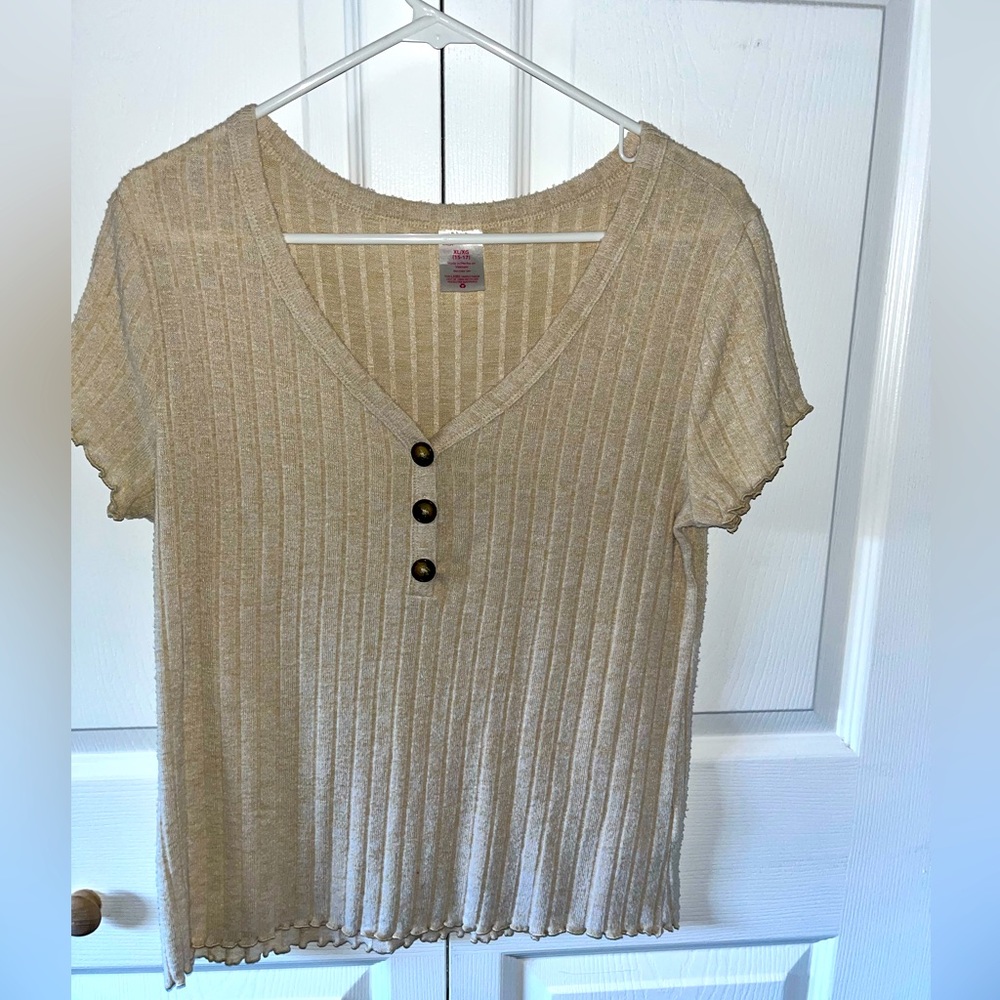No Boundaries tan color shirt XL(15/17) in great used condition.